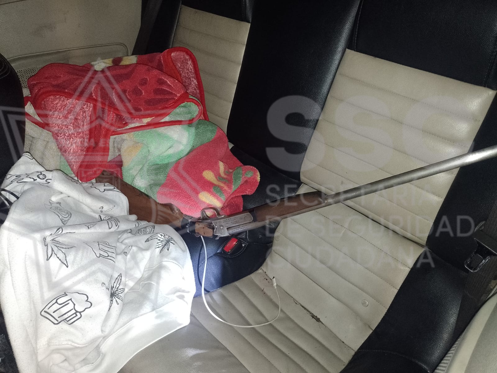 A disposición dos hombres por portación ilegal de tres armas de fuego; fueron asegurados en San Pablo del Monte